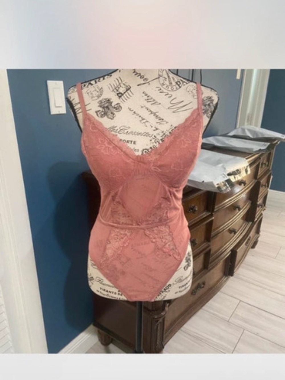 Bozzolo Rose Lace Trim Bodysuit